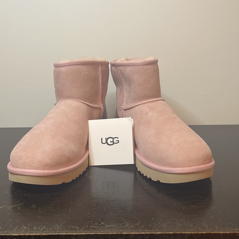 Size 11, light, pink, ugg boots